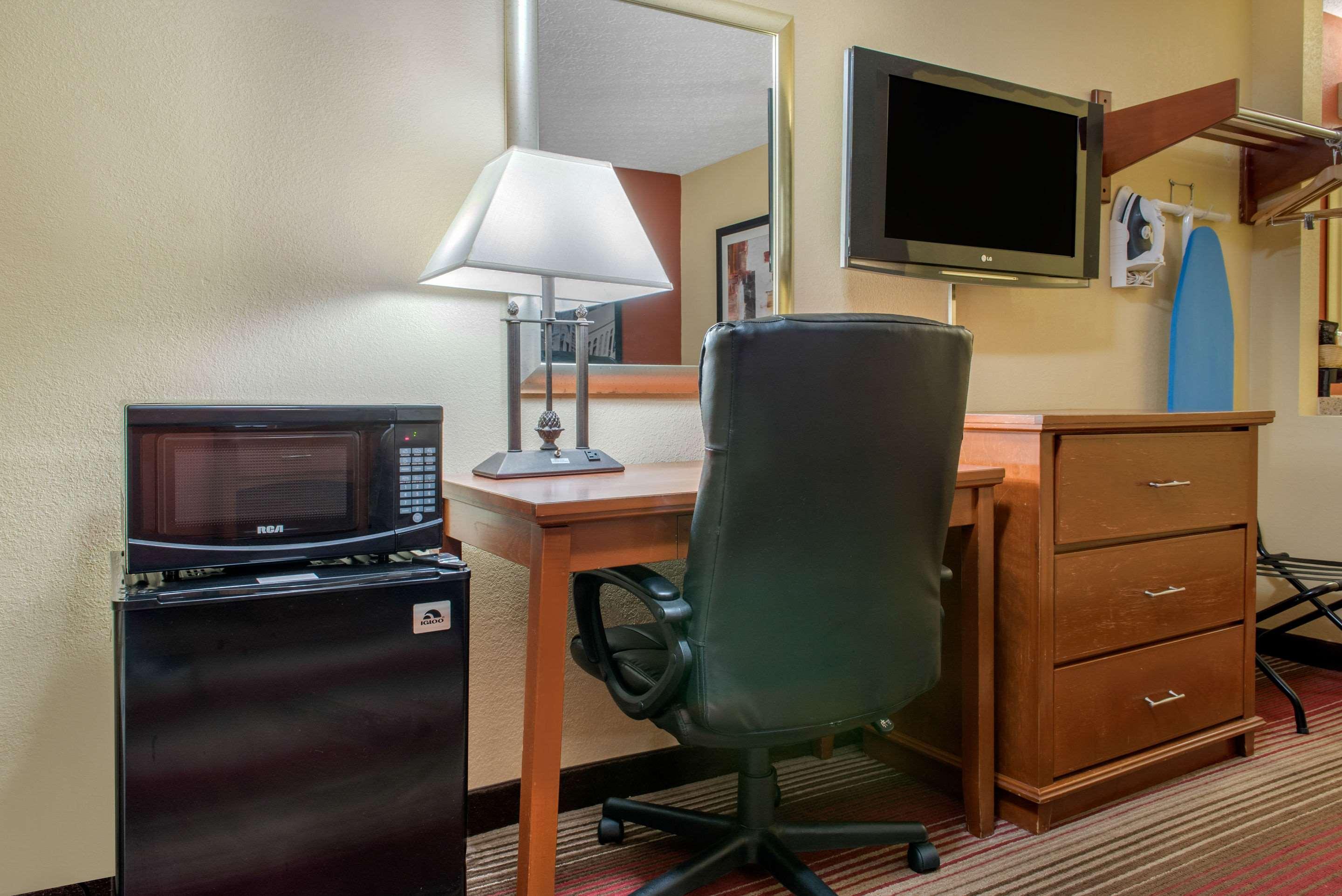 Quality Inn Columbus-East Bagian luar foto