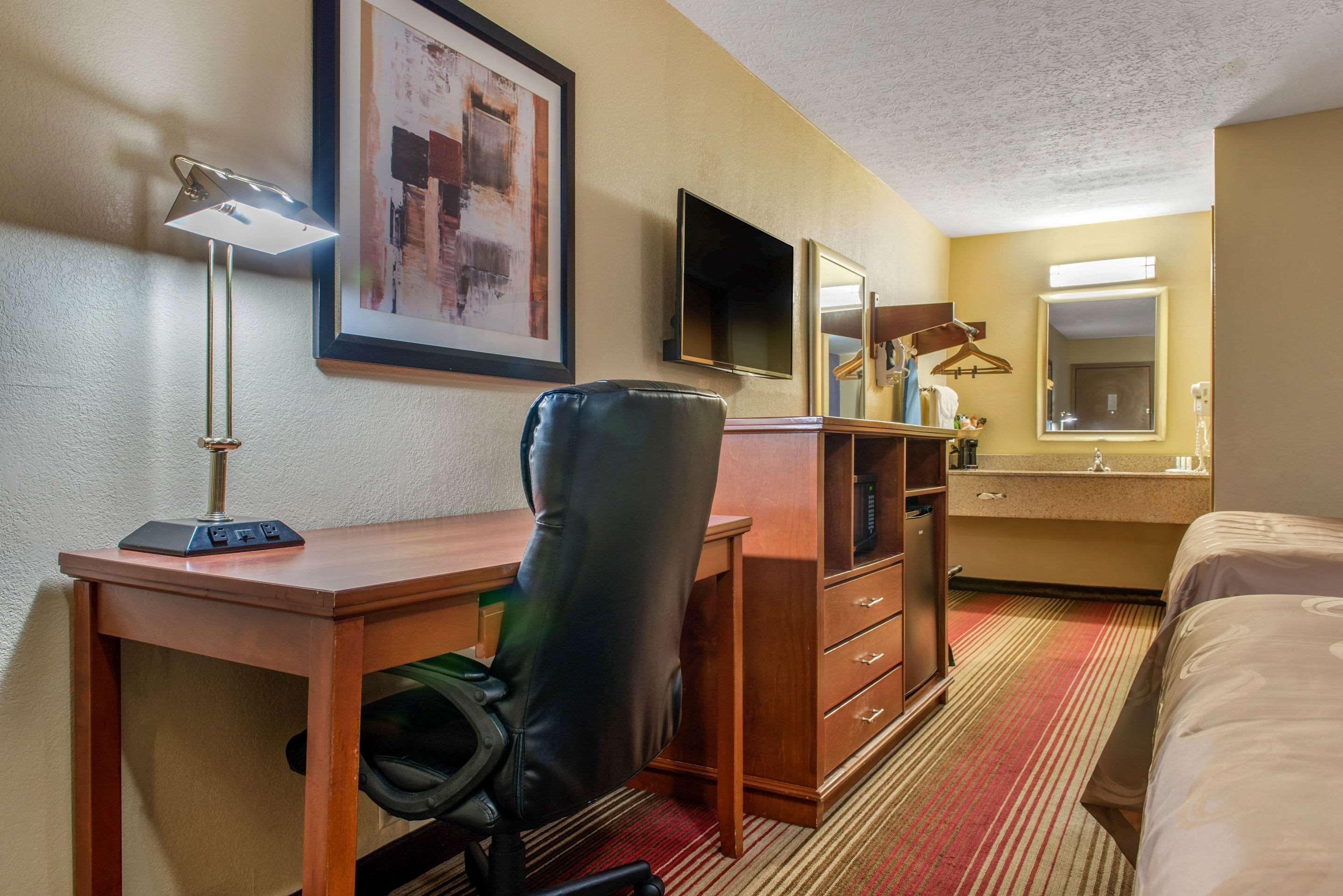 Quality Inn Columbus-East Bagian luar foto