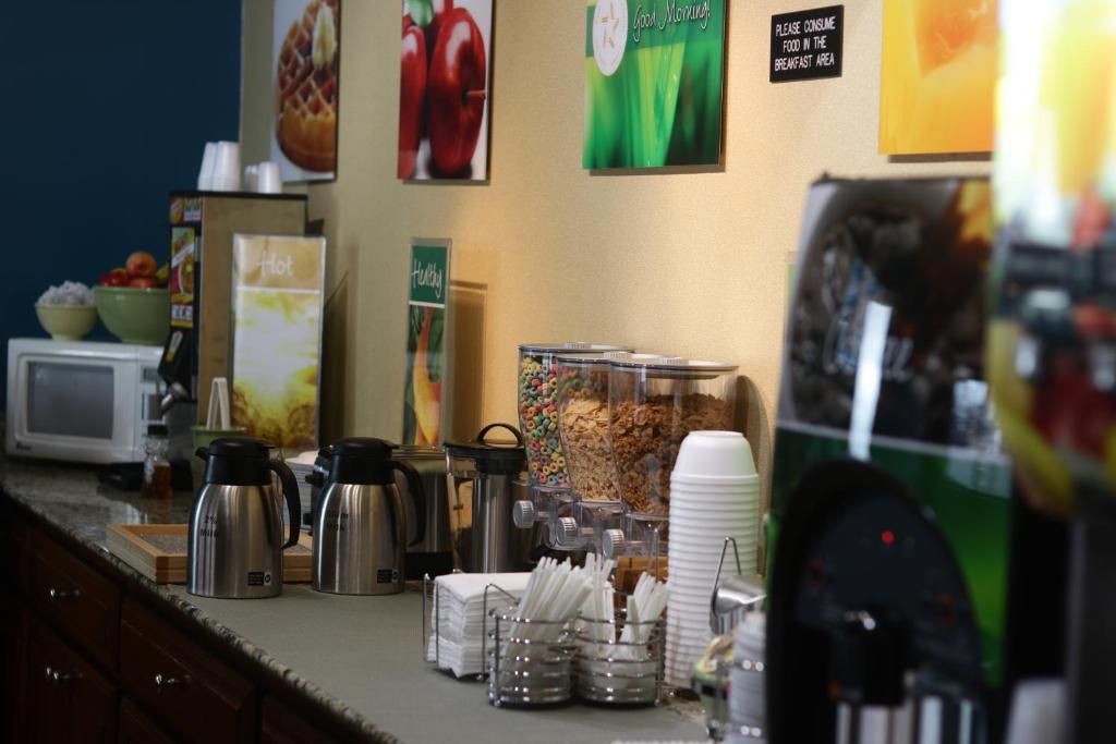 Quality Inn Columbus-East Bagian luar foto