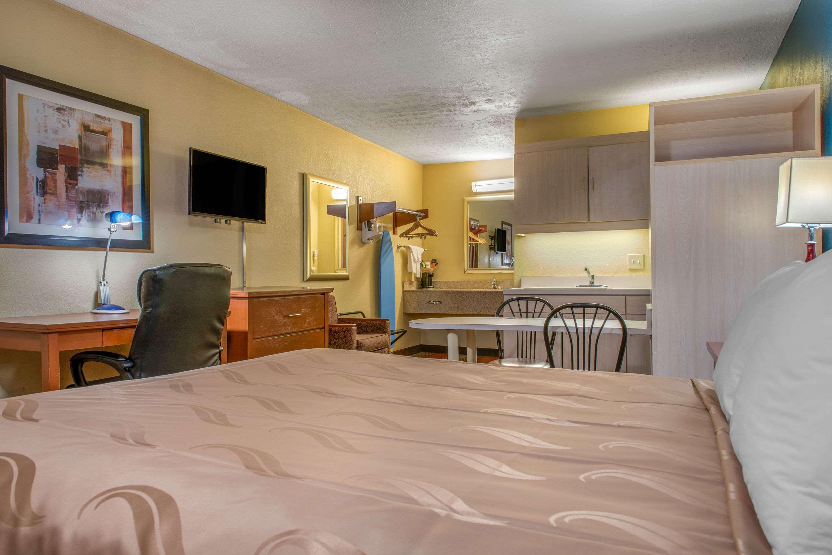 Quality Inn Columbus-East Bagian luar foto