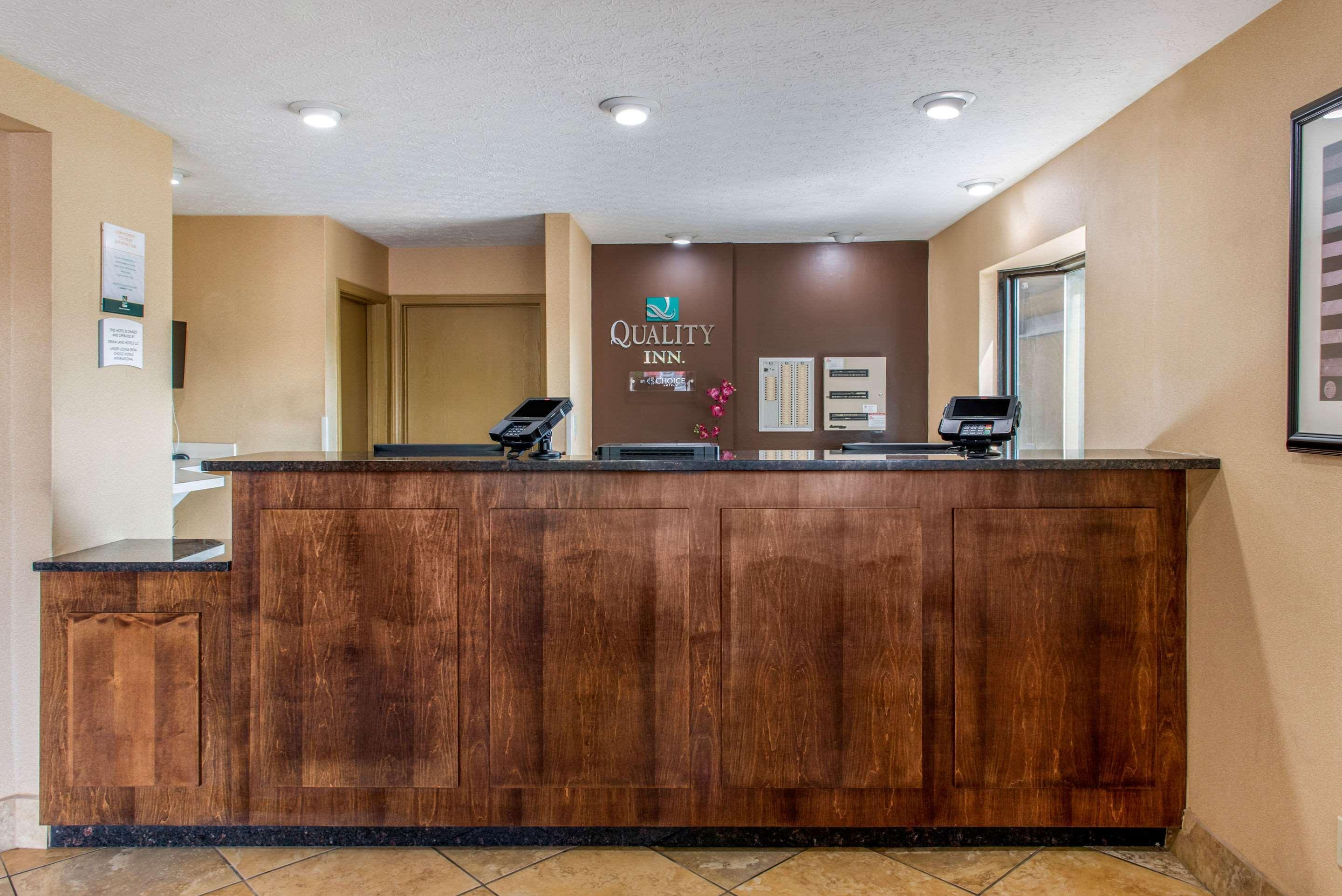 Quality Inn Columbus-East Bagian luar foto