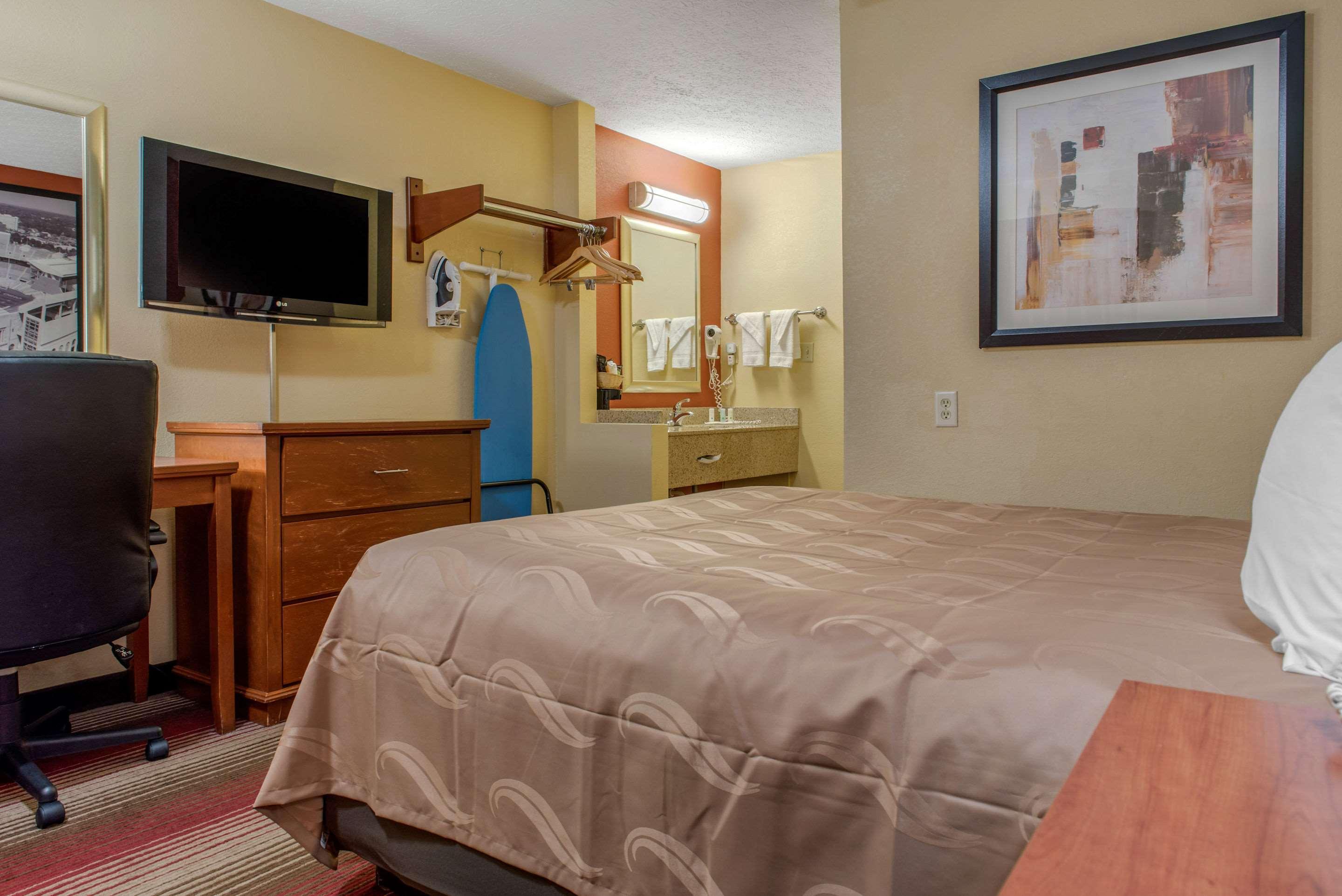 Quality Inn Columbus-East Bagian luar foto