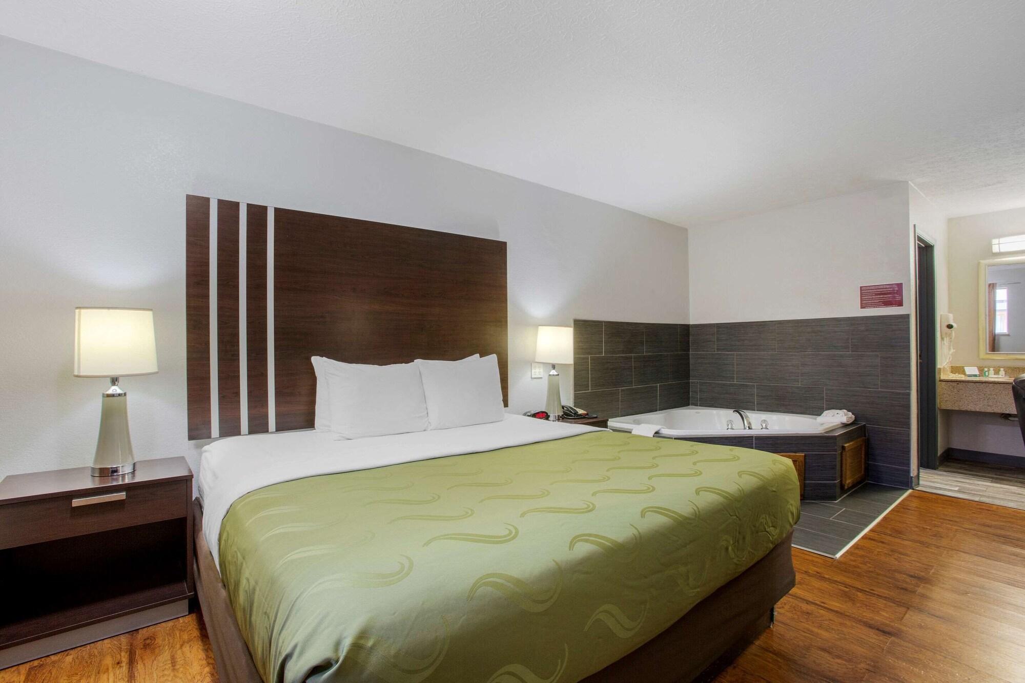 Quality Inn Columbus-East Bagian luar foto